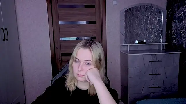 Kristy-Max Live XXX-chat