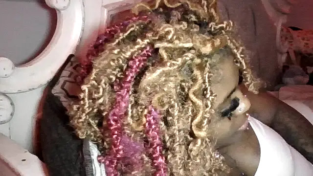 Dusaa_ Chat XXX in diretta