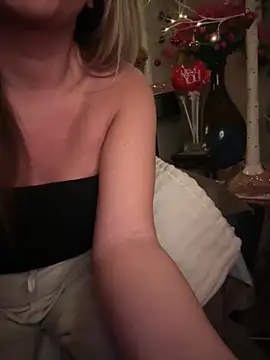 Živý XXX chat T0niR00m