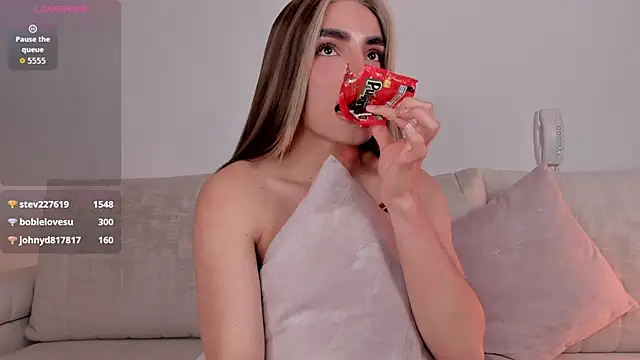 KittySkirtt1 Adlı Modelin Web Kamerası Şovu