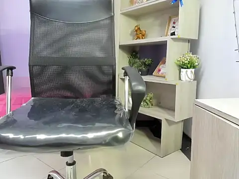 Chat +18 de BellaLovee_ ao vivo