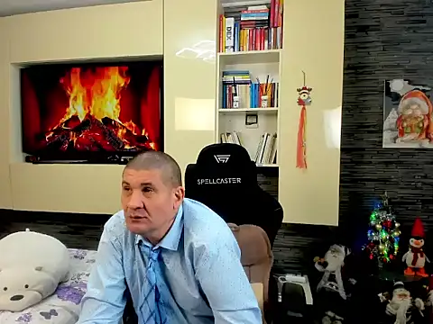 SpartacusDaddy48 élő XXX-chatje