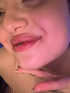 دردشة KellyMoors الجنسية المباشرة