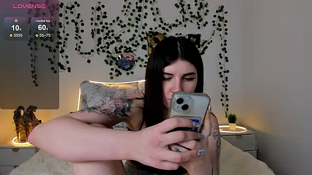 Femida_Brown Adlı Modelin Canlı XXX Sohbeti