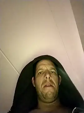 Knuffelstaaff123のライブXXXチャット