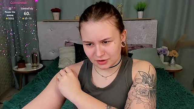 MilanaXHoney: онлайн-секс-чат