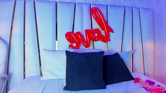 SofiaGlow_n Webbikameraesitys