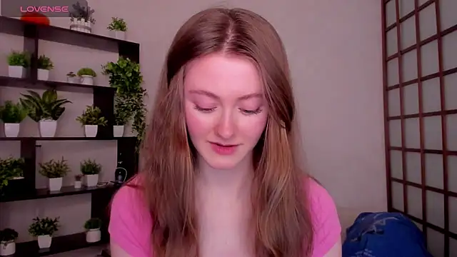 KateCuddle Chat XXX live