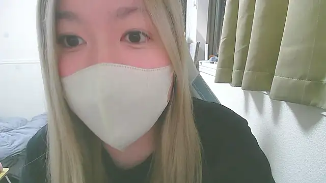 Remi_officialのライブXXXチャット