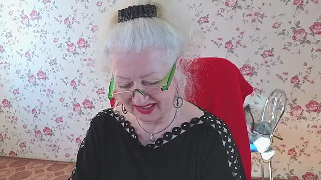 Maya_Mayflower Live XXX-Chat