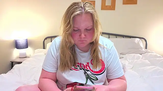 PhatAssBlond Webcamshow