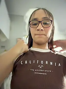 Isabella-Teen – Live XXX-chat