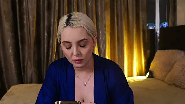 VictoriaMorrone 现场XXX聊天