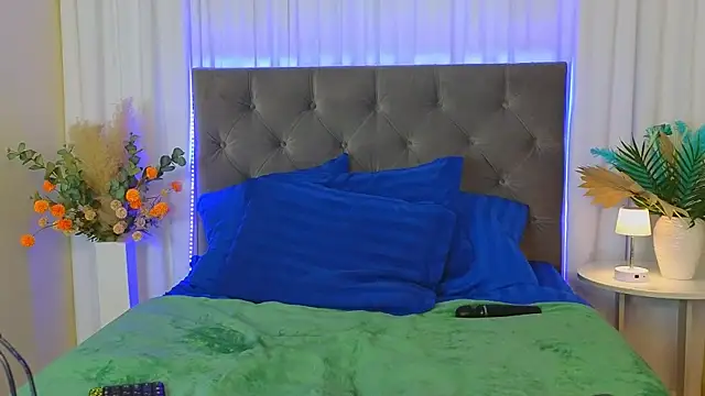 Pokazy przed kamerką – Ariana_Petite