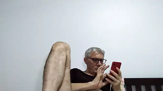 Chatroom XXX en direct de BIGUNCUTHARDCOCK