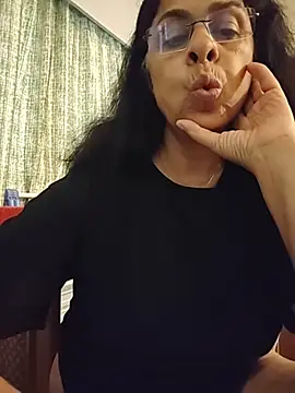 NakedMILFx's Live XXX Chat