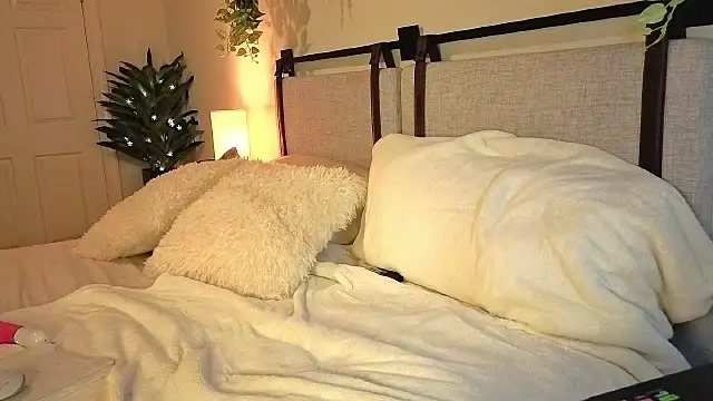 Chatroom XXX en direct de ivynyxx