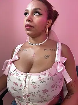 MadeleineSanez's Webcam Show