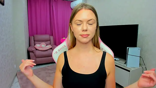 Strawberrye live XXX chat