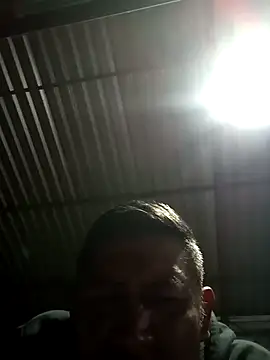 Emilis2347 在線直播表演