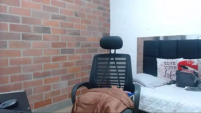 samantha__karolstone 即時 XXX 聊天