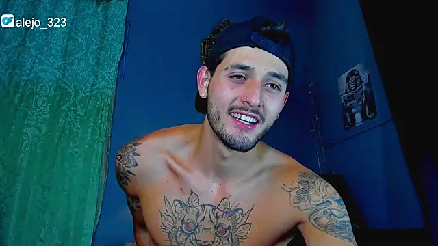 alejo__323__ Adlı Modelin Canlı XXX Sohbeti