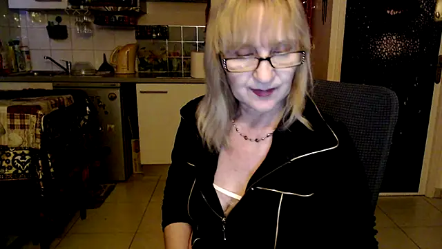 Ala-N-Dala's Live XXX Chat