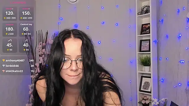 Lori__Hell élő XXX-chatje