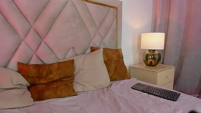 chloe_wilson7 – Live XXX-chat