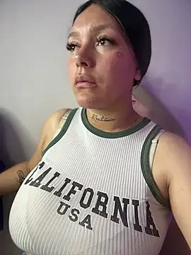 Pokazy przed kamerką – Miia__Taylor