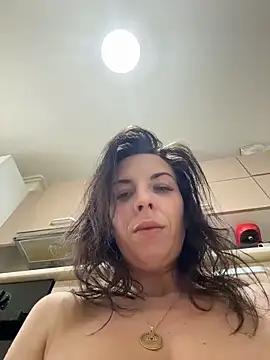 Almmaxxxx: онлайн-секс-чат