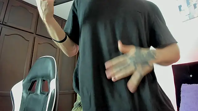 Živý XXX chat eren_jeager