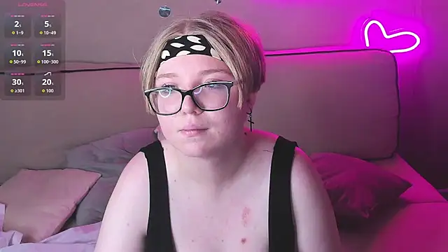 แชท XXX สดของ Lauraaa_Smith