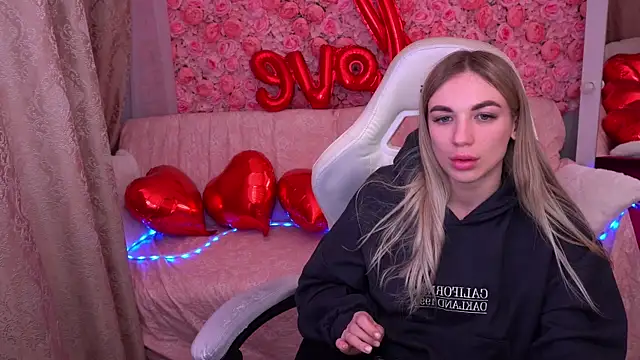 Show modela ArinaWong na web-kameri