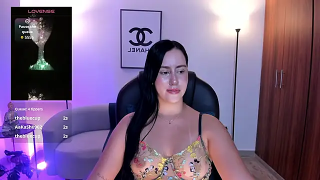 Czat XXX na żywo – Natasha_Kiim_