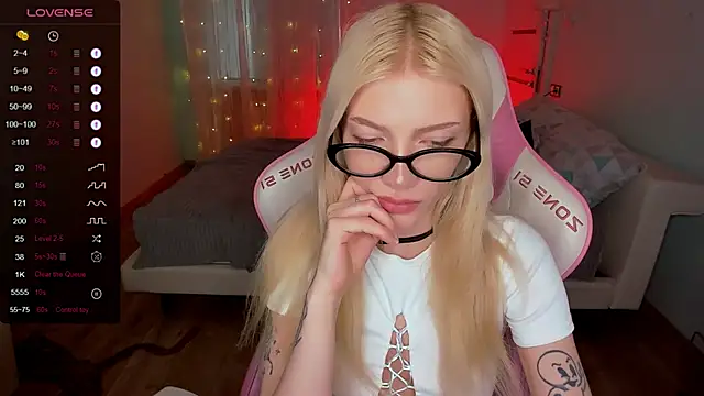 Chatroom XXX en direct de AnyaTaylor_