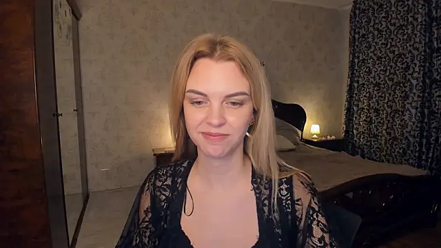 LunaFlinn Live XXX Chat