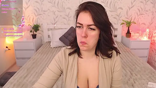 Chat XXX en directo de b1ushf1owerr