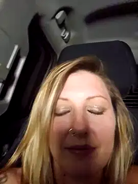 Онлайн чат XXX SheIsSomething