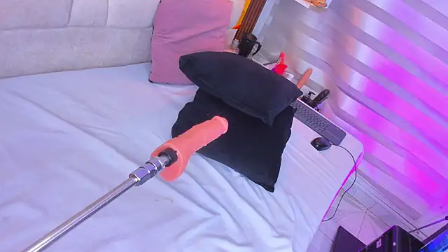 bigass_monicのライブXXXチャット