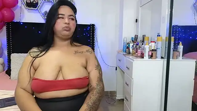 charlotte_077 élő XXX-chatje