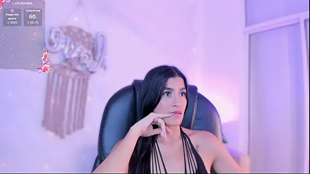 Chat XXX en directo de Ginni_charlotte