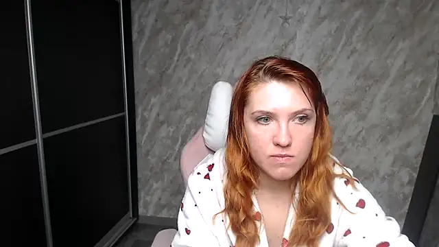 Chat +18 de Reginasmilee ao vivo