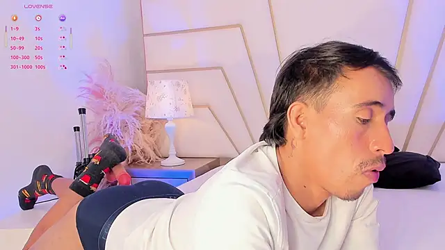 Mr_aronnn_ Chat XXX in diretta