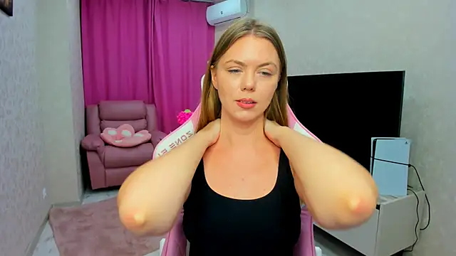 Strawberrye: απευθείας συνομιλία ΧΧΧ