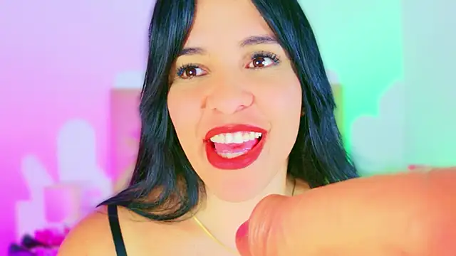 Chatroom XXX en direct de CharlootteEvans