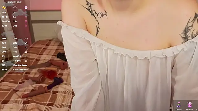 WICKEDEMBER's Live XXX Chat