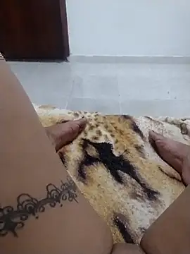 Show de morenatutti2p na webcam