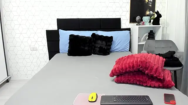 Heidix: онлайн-секс-чат