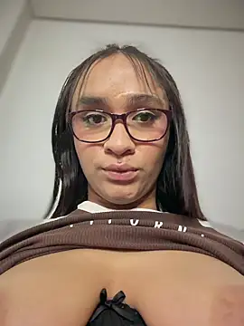 Isabella-Teen Live XXX-Chat